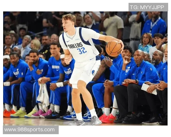 浓眉称赞弗拉格天赋出众将负责防守KD和巴特勒等顶尖侧翼球员