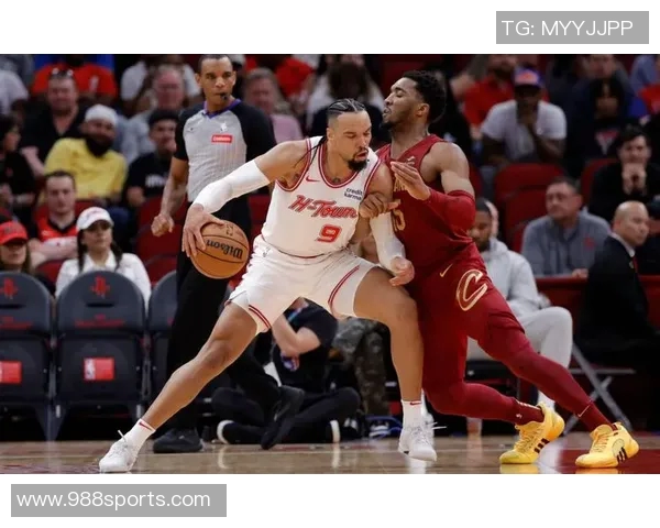 米切尔复出大爆发砍37分助队止连败八记三分展现超强火力